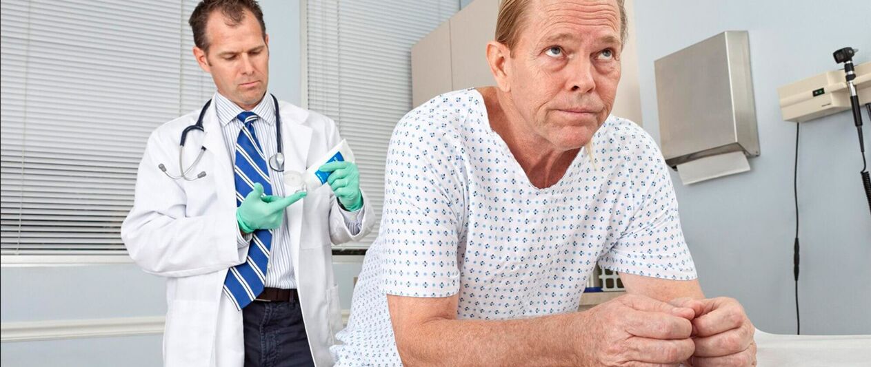 Muž s prostatitidou na postupu lékaře
